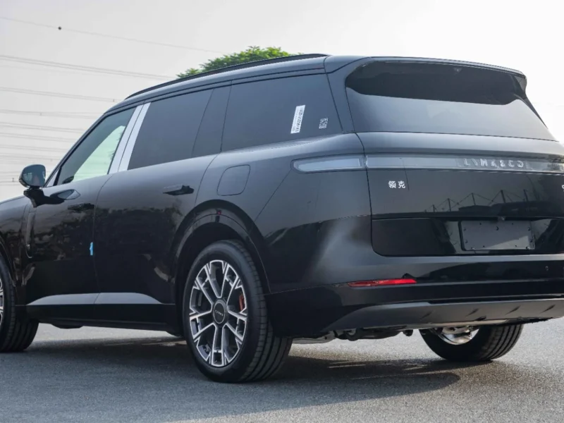 2025 Lynk & Co 900 Ultra Edition 1.5L Turbocharged 4-Cylinder Plug-in Hybrid Black Orange SUV