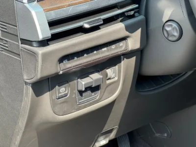 2025 Cadillac Escalade SPORT PLATINUM ESV 6.2L V8 Petrol Engine Black SUV Canadian Specs