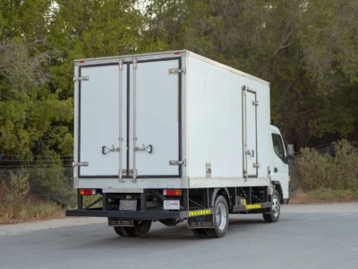 2022 Mitsubishi Canter Chiller Box 4.2L 4 Cylinders Diesel Engine White Black Truck GCC