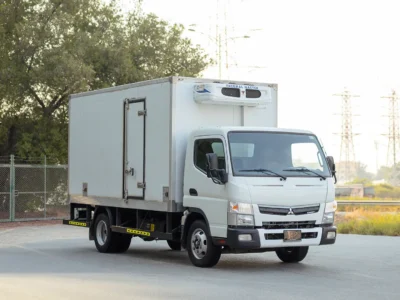 2022 Mitsubishi Canter Chiller Box 4.2L 4 Cylinders Diesel Engine White Black Truck GCC