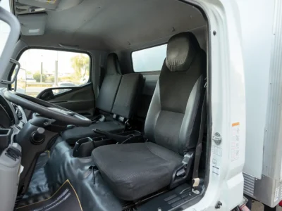 2022 Mitsubishi Canter Chiller Box 4.2L 4 Cylinders Diesel Engine White Black Truck GCC
