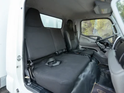 2022 Mitsubishi Canter Chiller Box 4.2L 4 Cylinders Diesel Engine White Black Truck GCC