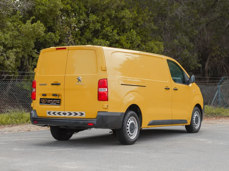 2021 Peugeot Expert L3 2.0L 4 Cylinders Diesel Engine Yellow Black Panel Van GCC Specs