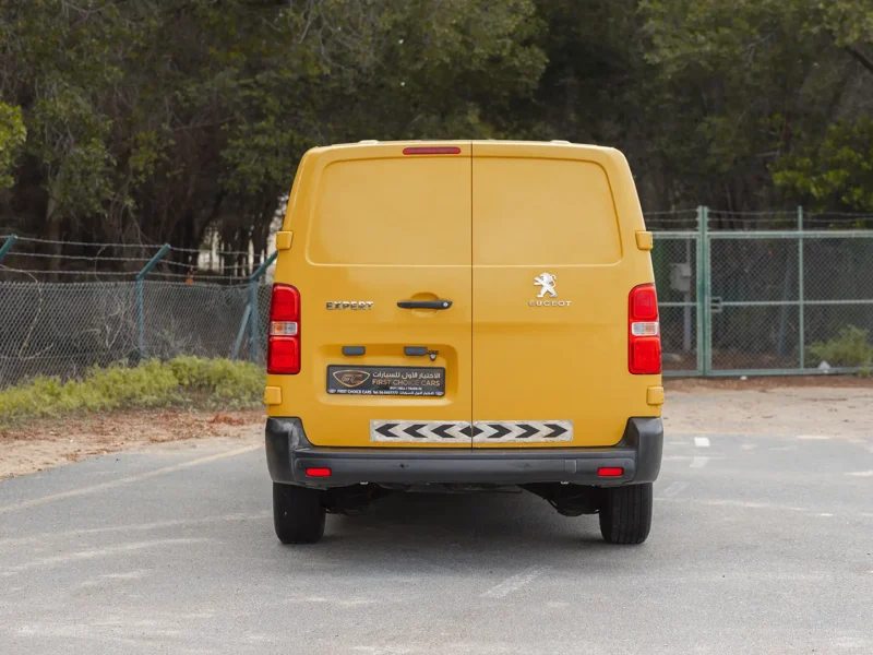 2021 Peugeot Expert L3 2.0L 4 Cylinders Diesel Engine Yellow Black Panel Van GCC Specs
