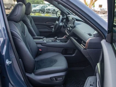 2026 Toyota Grand Highlander PLATINUM 2.4 Litres Turbocharged I4 Hybrid Engine Black SUV