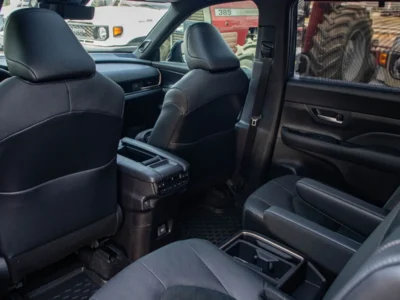 2026 Toyota Grand Highlander PLATINUM 2.4 Litres Turbocharged I4 Hybrid Engine Black SUV