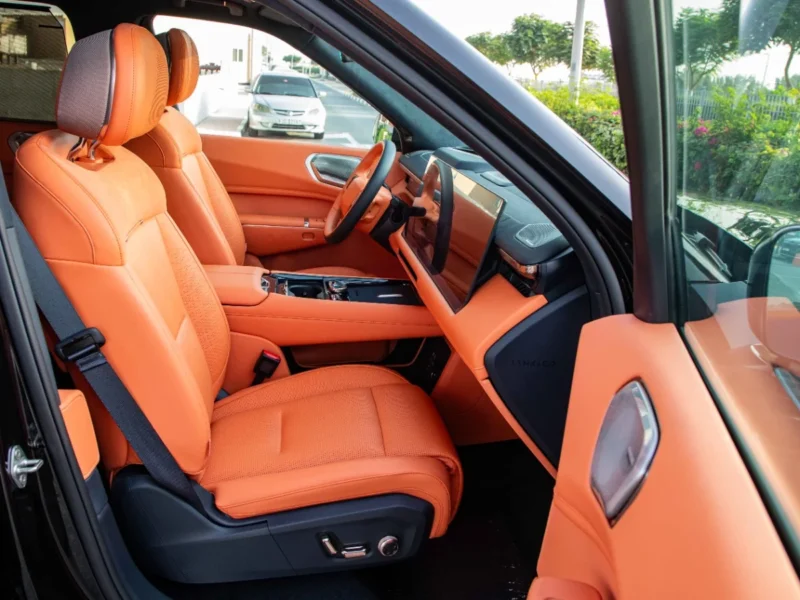 2025 Lynk & Co 900 Ultra Edition 1.5L Turbocharged 4-Cylinder Plug-in Hybrid Black Orange SUV