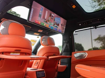 2025 Lynk & Co 900 Ultra Edition 1.5L Turbocharged 4-Cylinder Plug-in Hybrid Black Orange SUV