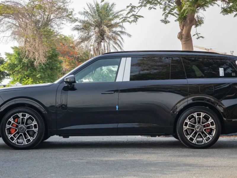 2025 Lynk & Co 900 Ultra Edition 1.5L Turbocharged 4-Cylinder Plug-in Hybrid Black Orange SUV