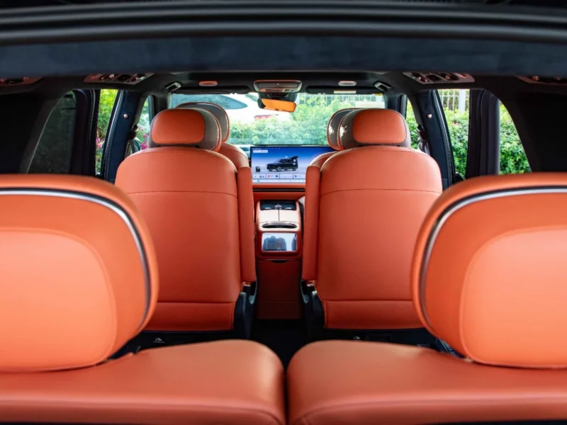 2025 Lynk & Co 900 Ultra Edition 1.5L Turbocharged 4-Cylinder Plug-in Hybrid Black Orange SUV