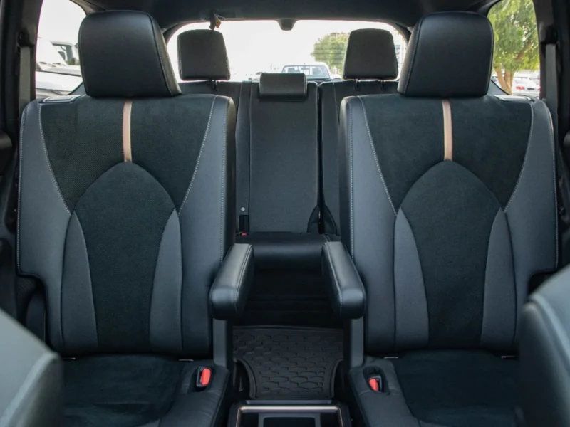 2026 Toyota Grand Highlander PLATINUM 2.4 Litres Turbocharged I4 Hybrid Engine Black SUV
