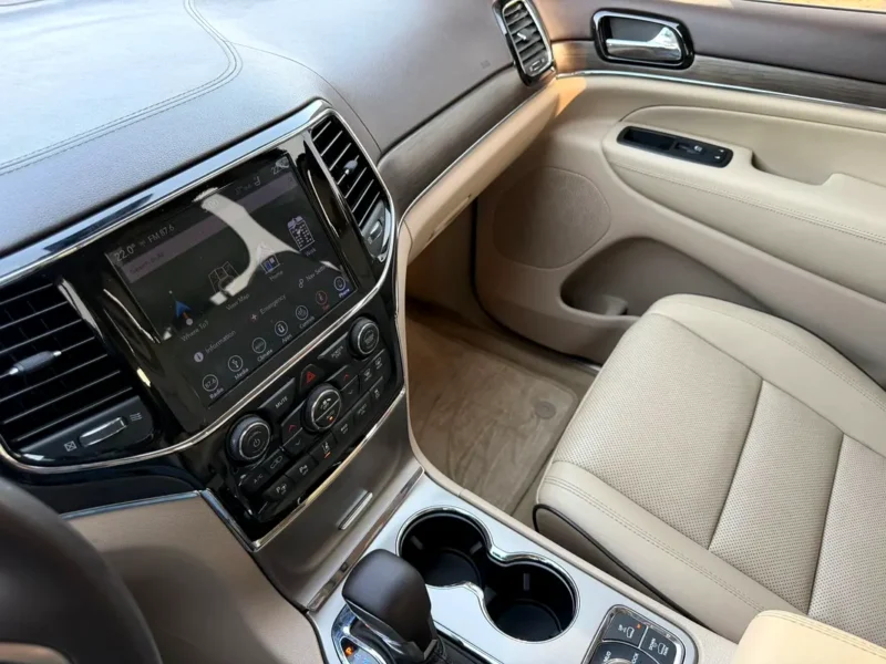 2019 Jeep Grand Cherokee Overland 3.6 Litres V6 Petrol Engine Grey Beige SUV GCC Specs