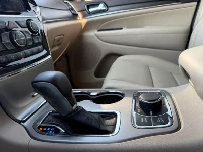2019 Jeep Grand Cherokee Overland 3.6 Litres V6 Petrol Engine Grey Beige SUV GCC Specs