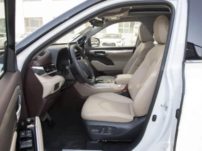 2026 Toyota Highlander VXR 2.5 Litres 4 Cylinders Hybrid Engine White Brown SUV Chinese Specs