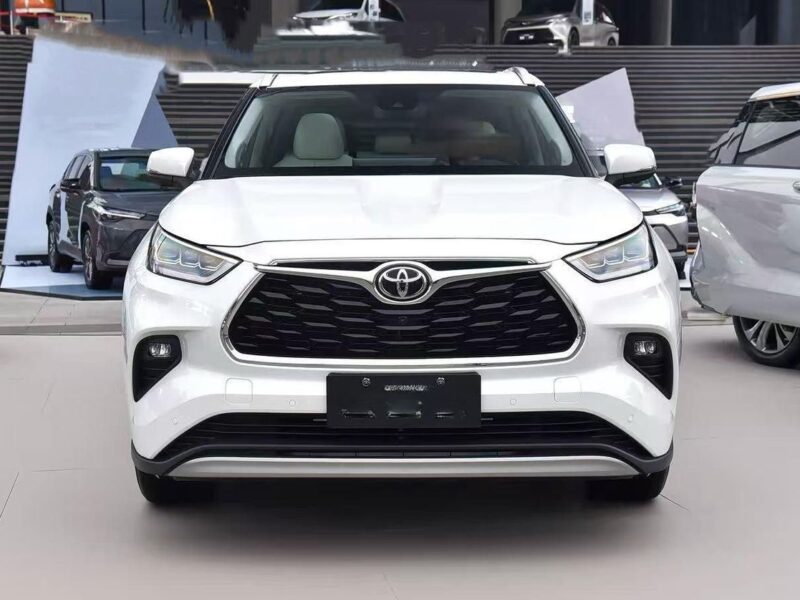 2026 Toyota Highlander VXR 2.5 Litres 4 Cylinders Hybrid Engine White Brown SUV Chinese Specs