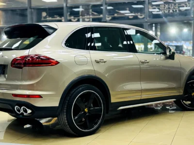 2015 Porsche Cayenne S V6 Twin-Turbo Petrol Engine Gold Black SUV GCC Specs Automatic