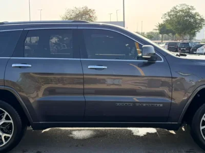 2019 Jeep Grand Cherokee Overland 3.6 Litres V6 Petrol Engine Grey Beige SUV GCC Specs