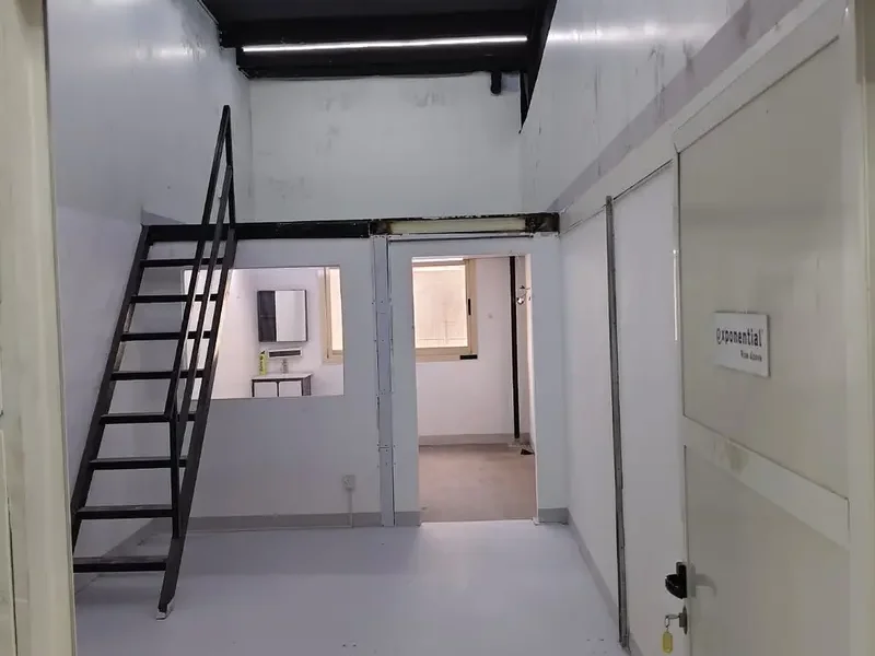 540 sqft Al Quoz Industrial Area 2 SPACIOUS MEZZANINE FLOOR UNIT WITH WINDOWS AND A WIDE ENTRY ACCESS