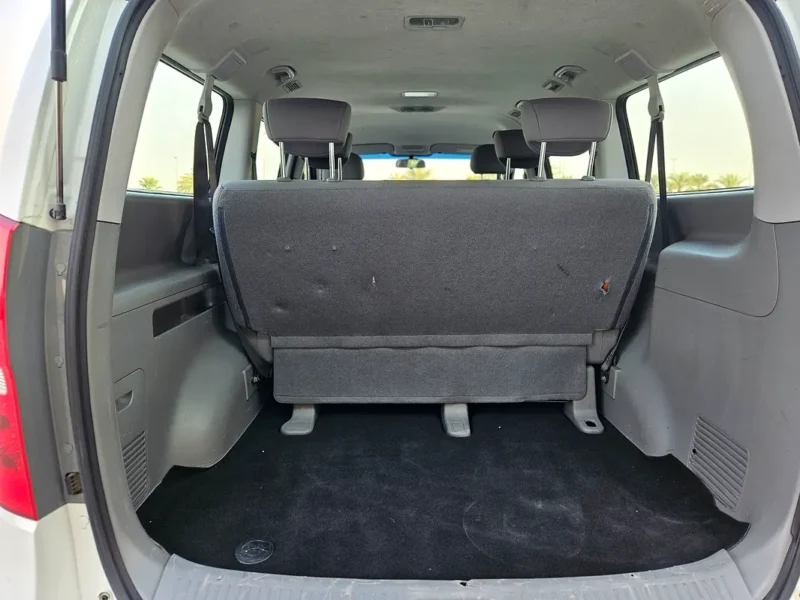 2020 Hyundai H1 GL 2.4 Litres 4 Cylinders Petrol Engine White Grey Van GCC Specs 9-Seater