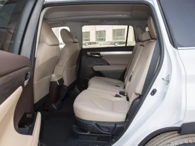 2026 Toyota Highlander VXR 2.5 Litres 4 Cylinders Hybrid Engine White Brown SUV Chinese Specs