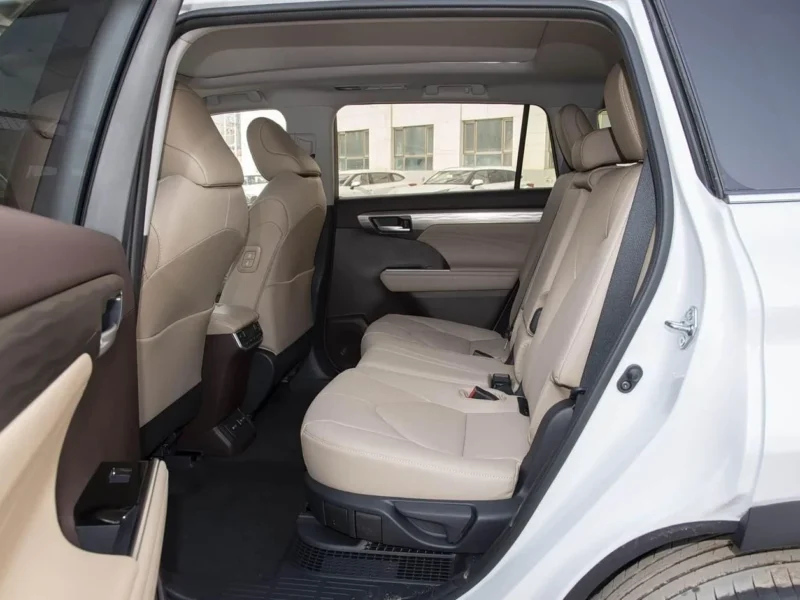 2026 Toyota Highlander VXR 2.5 Litres 4 Cylinders Hybrid Engine White Brown SUV Chinese Specs