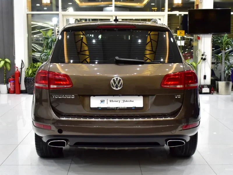 2015 Volkswagen Touareg SEL 6 Cylinders petrol Engine Brown Beige SUV GCC Specs Automatic