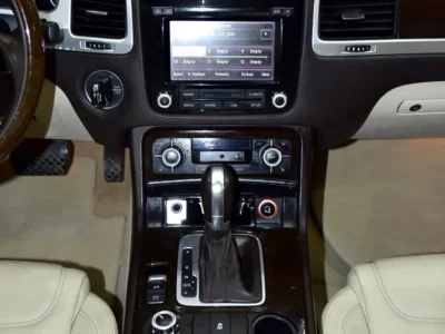2015 Volkswagen Touareg SEL 6 Cylinders petrol Engine Brown Beige SUV GCC Specs Automatic