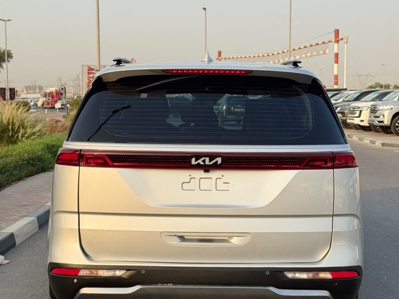 2022 KIA CARNIVAL LX 3.5 Litres V6 Petrol Engine Silver Black SUV American Specs