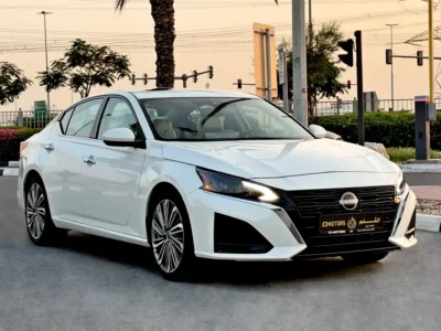 2025 Nissan Altima SV 4 Cylinders Petrol Engine White Beige Sedan GCC Specs Automatic