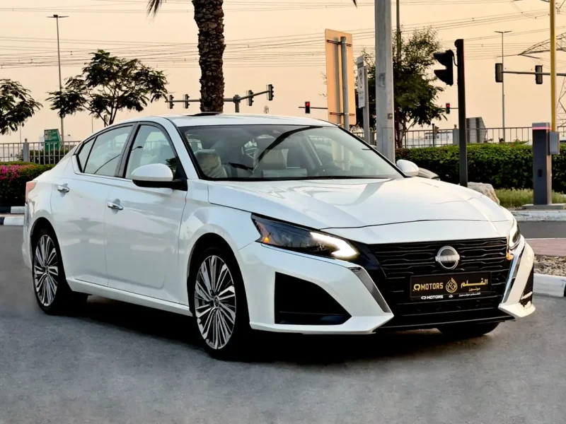2025 Nissan Altima SV 4 Cylinders Petrol Engine White Beige Sedan GCC Specs Automatic
