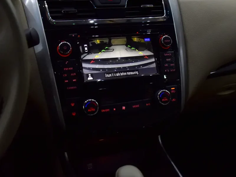 2015 Nissan Altima SL 3.5 Litres 6 Cylinders petrol Engine Blue Beige Sedan GCC Specs