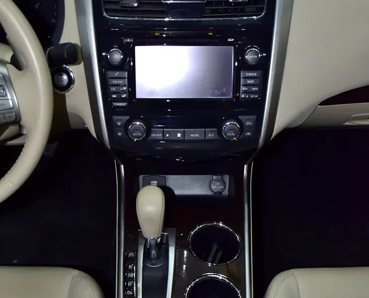 2015 Nissan Altima SL 3.5 Litres 6 Cylinders petrol Engine Blue Beige Sedan GCC Specs