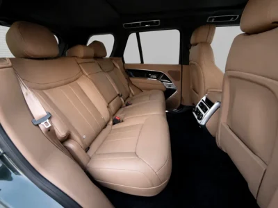 2026 Land Rover Range Rover P400 SE 3.0L Inline-6 turbocharged Engine Black Beige SUV GCC Specs