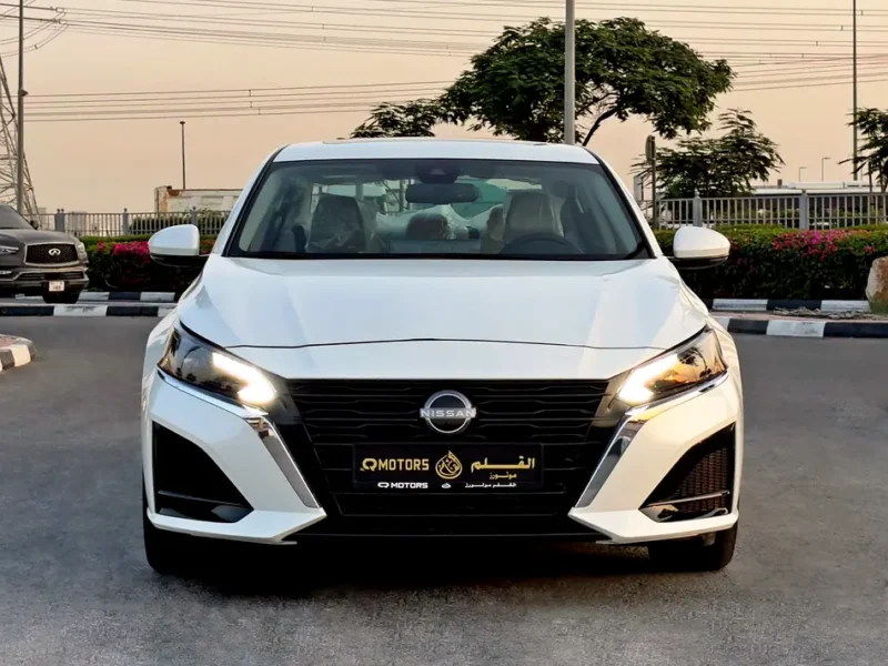 2025 Nissan Altima SV 4 Cylinders Petrol Engine White Beige Sedan GCC Specs Automatic