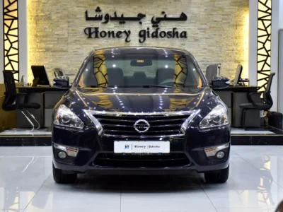2015 Nissan Altima SL 3.5 Litres 6 Cylinders petrol Engine Blue Beige Sedan GCC Specs