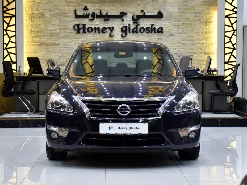 2015 Nissan Altima SL 3.5 Litres 6 Cylinders petrol Engine Blue Beige Sedan GCC Specs