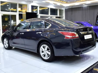 2015 Nissan Altima SL 3.5 Litres 6 Cylinders petrol Engine Blue Beige Sedan GCC Specs
