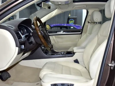 2015 Volkswagen Touareg SEL 6 Cylinders petrol Engine Brown Beige SUV GCC Specs Automatic