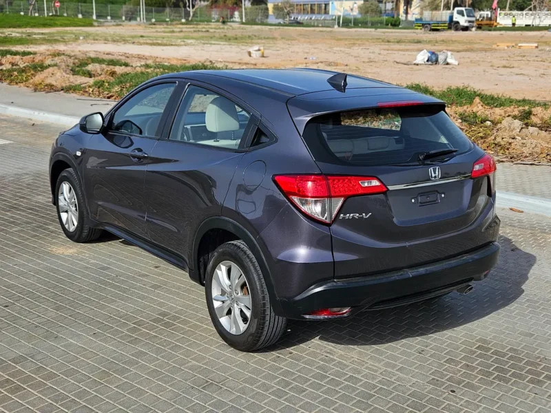 2020 Honda HR-V EX 1.8 Litres 4 Cylinders petrol Engine Grey Beige Compact Family SUV GCC Specs