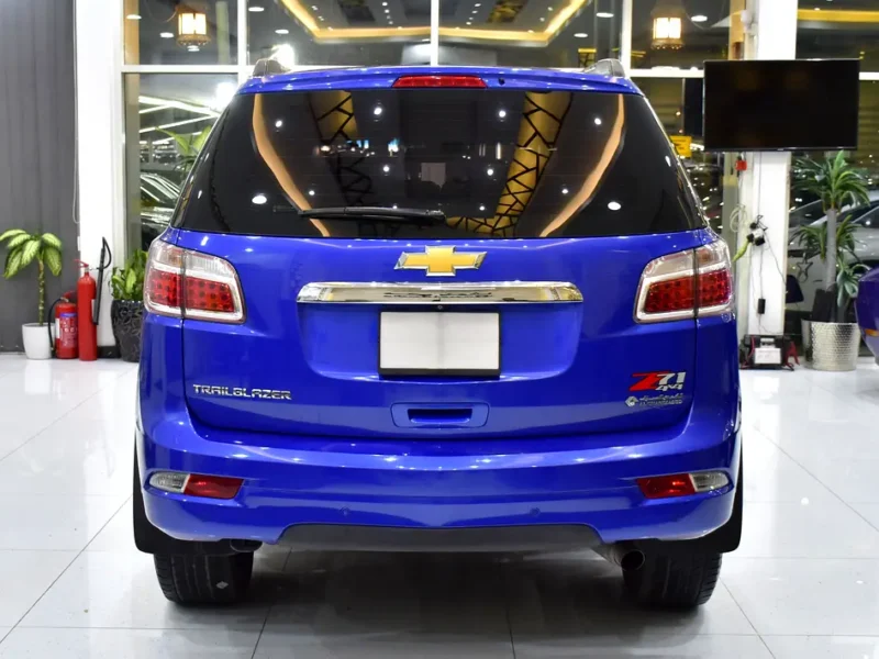 2018 Chevrolet Trailblazer 6 Cylinders Petrol Engine Blue Beige SUV GCC Specs Automatic