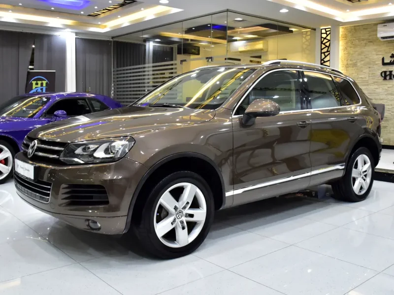 2015 Volkswagen Touareg SEL 6 Cylinders petrol Engine Brown Beige SUV GCC Specs Automatic