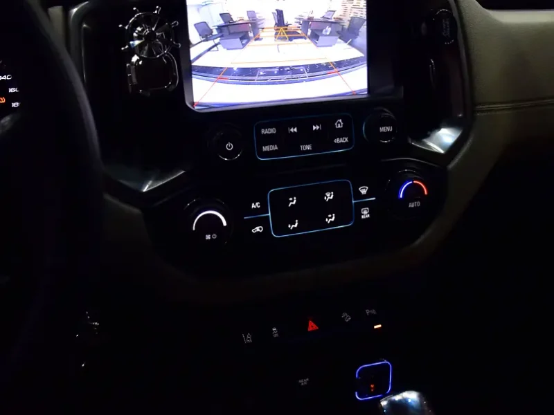2018 Chevrolet Trailblazer 6 Cylinders Petrol Engine Blue Beige SUV GCC Specs Automatic