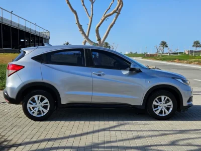 2019 Honda HR-V EX 1.8 Litres 4 Cylinders petrol Engine Silver White SUV GCC Premium Condition