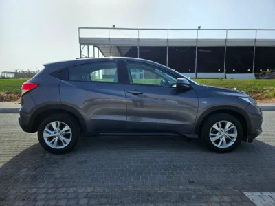 2020 Honda HR-V EX 1.8 Litres 4 Cylinders petrol Engine Grey Beige Compact Family SUV GCC Specs