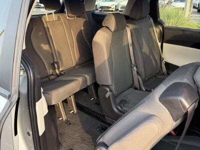 2022 KIA CARNIVAL LX 3.5 Litres V6 Petrol Engine Silver Black SUV American Specs