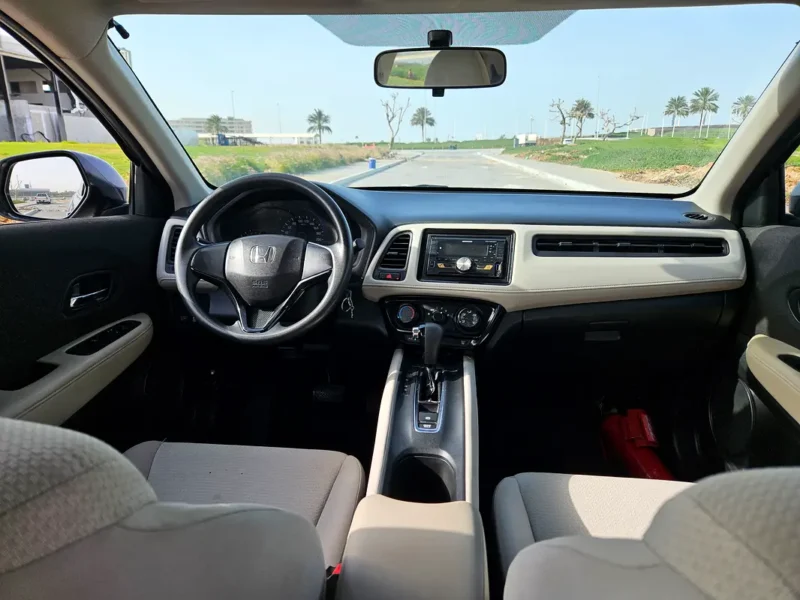 2020 Honda HR-V EX 1.8 Litres 4 Cylinders petrol Engine Grey Beige Compact Family SUV GCC Specs