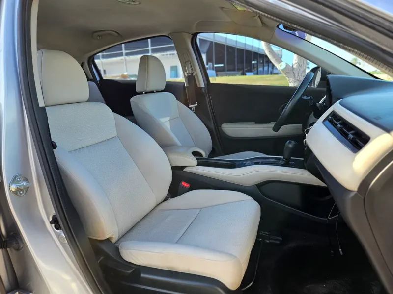 2019 Honda HR-V EX 1.8 Litres 4 Cylinders petrol Engine Silver White SUV GCC Premium Condition
