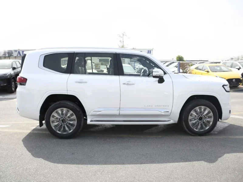 2026 Toyota Land Cruiser VXR 3.5 Litres 6 Cylinders Petrol Engine White Red SUV GCC Specs Full Option
