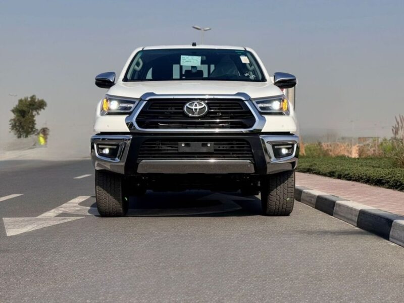 2026 Toyota Hilux ADVENTURE 2.8 Litres 4 Cylinders Diesel Engine White Black Pickup Truck GCC