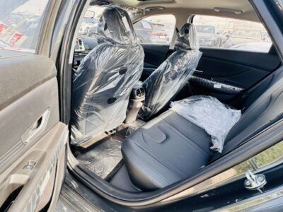 2025 Hyundai Elantra COMFORT 1.6 Litres 4 Cylinders Petrol Engine Grey Black Sedan Automatic